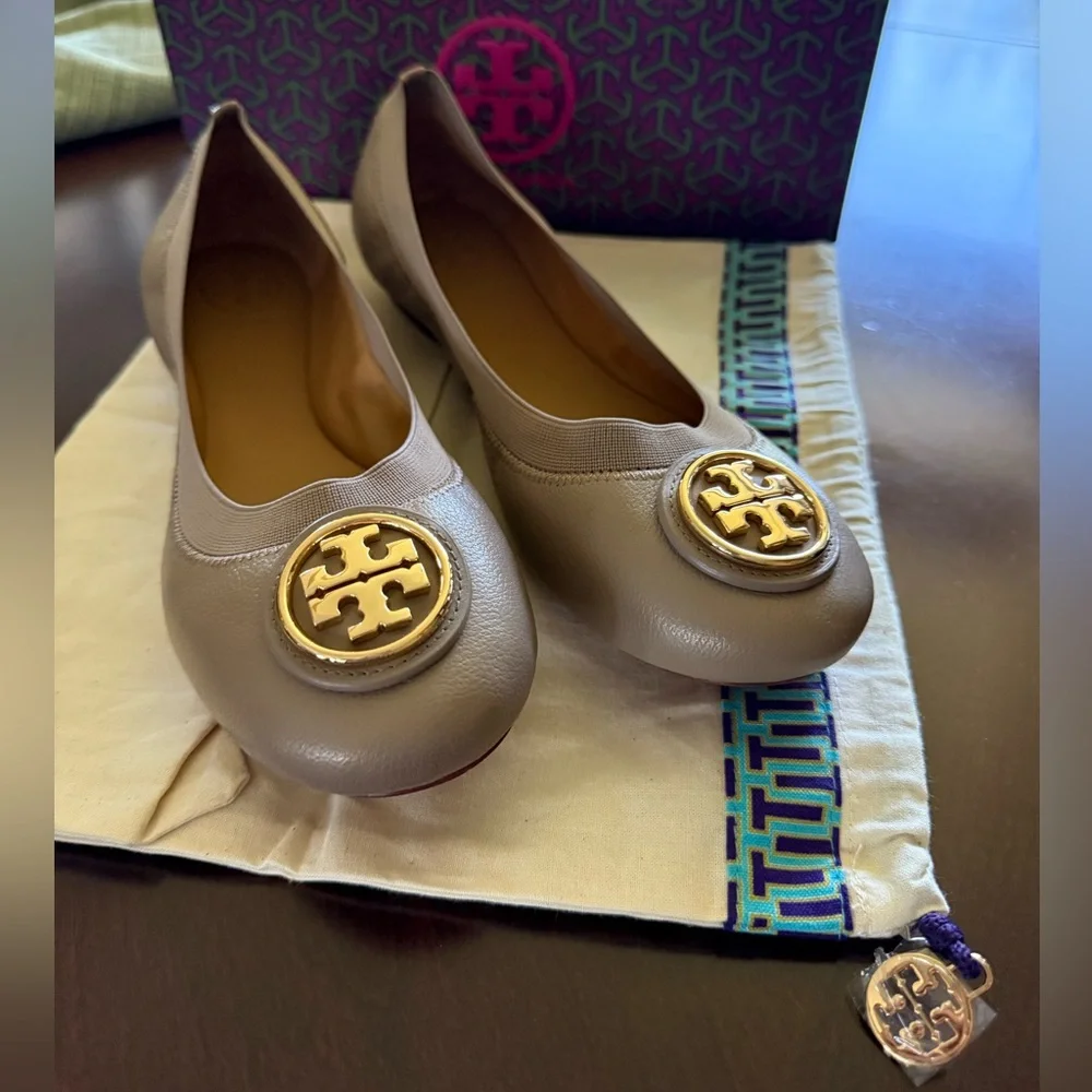 Title: Tory Burch Claire Ballet Flats Tan Gold Logo Elastic Size 9.5M Dust Bag